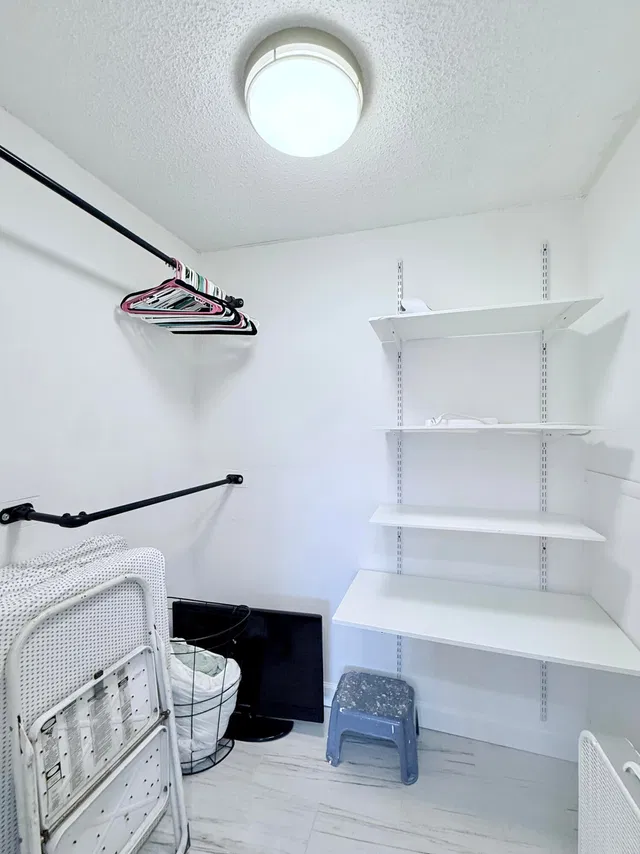 Unit 407 photo 15
