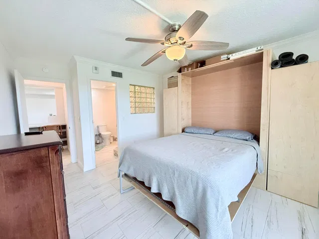 Unit 407 photo 20