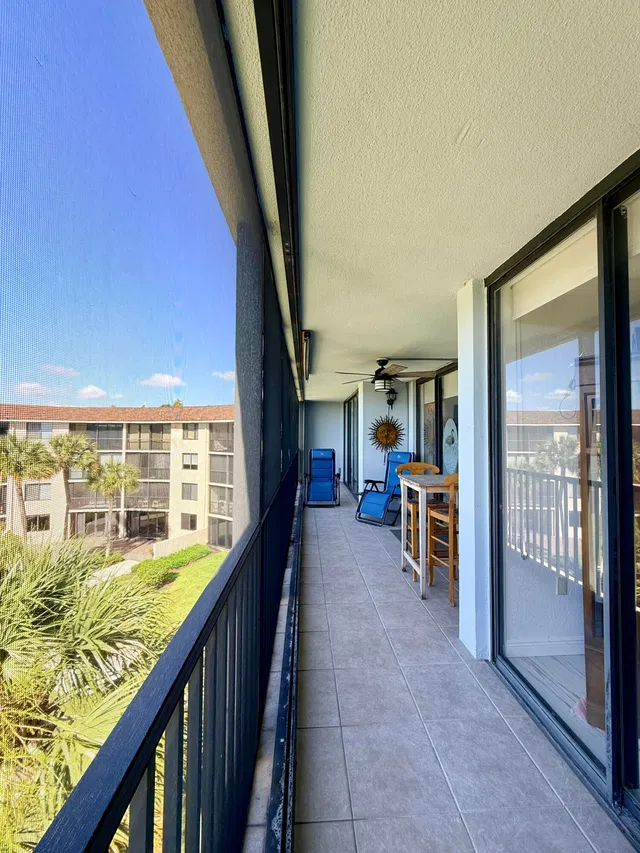 Unit 407 photo 24