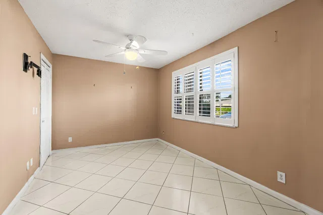 Unit 102 photo 17
