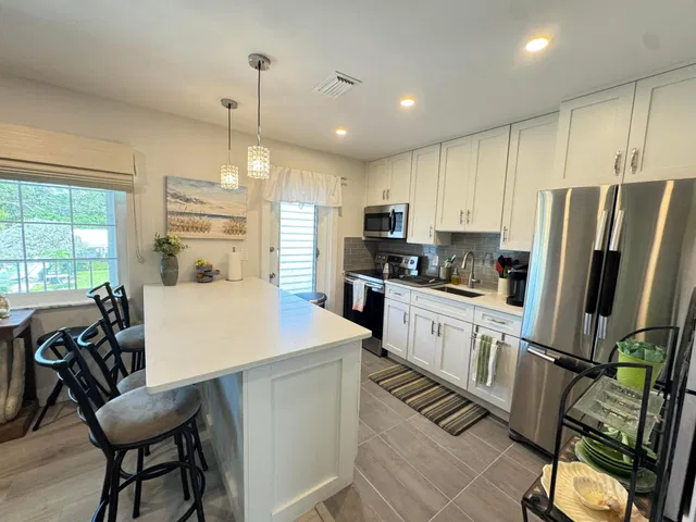 Unit 2-204 photo 4