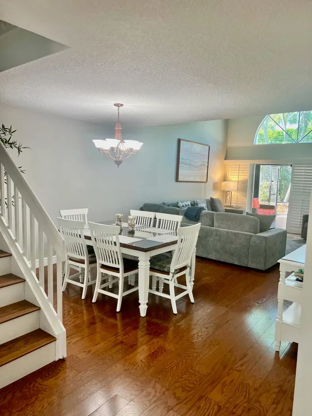 Residence photo 3