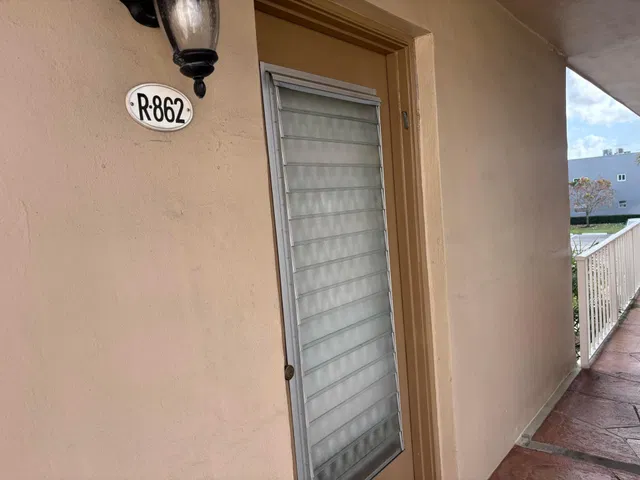 Unit 862 R photo 15