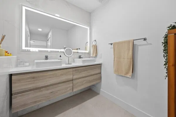 Unit 233 photo 11