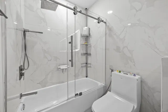 Unit 233 photo 13