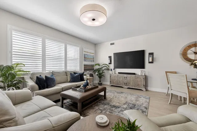 Residence photo 6