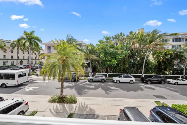 In-Town Palm Beach Unit 2010 photo 12