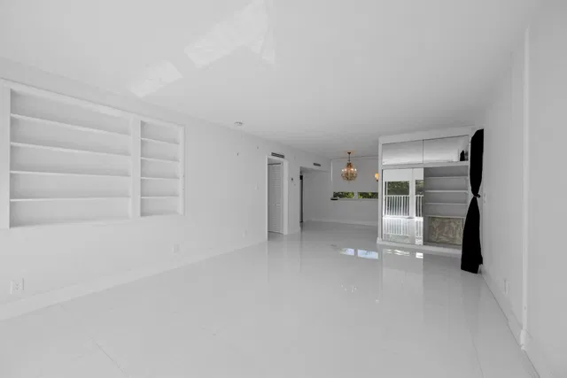 In-Town Palm Beach Unit 2010 photo 20