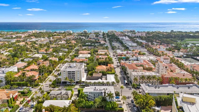 In-Town Palm Beach Unit 2010 photo 35