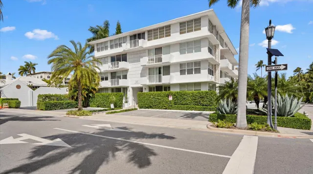 In-Town Palm Beach Unit 2010 photo 37