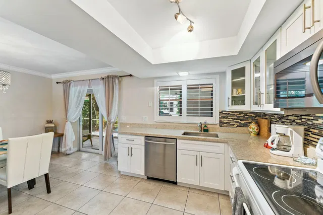 Singer Island Residence photo 10