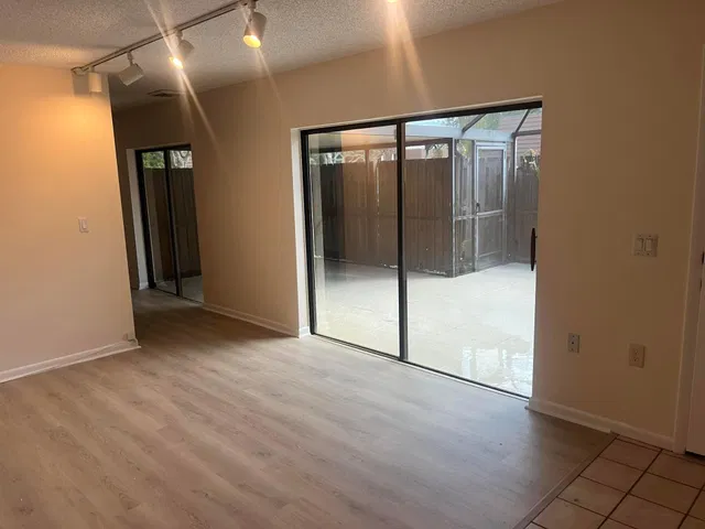 Residence photo 9