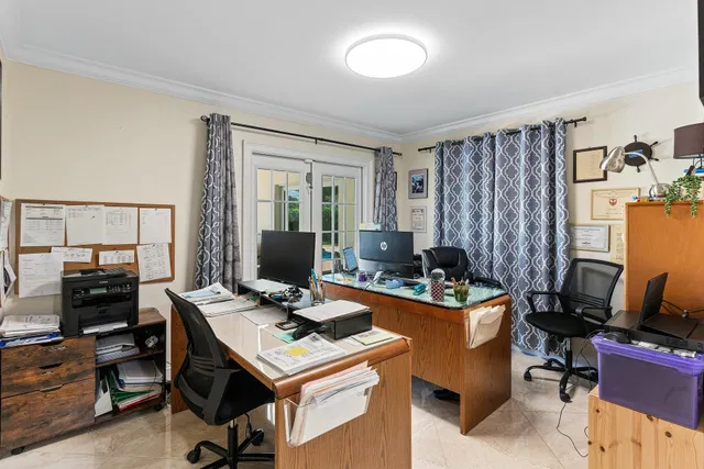  Residence photo 12