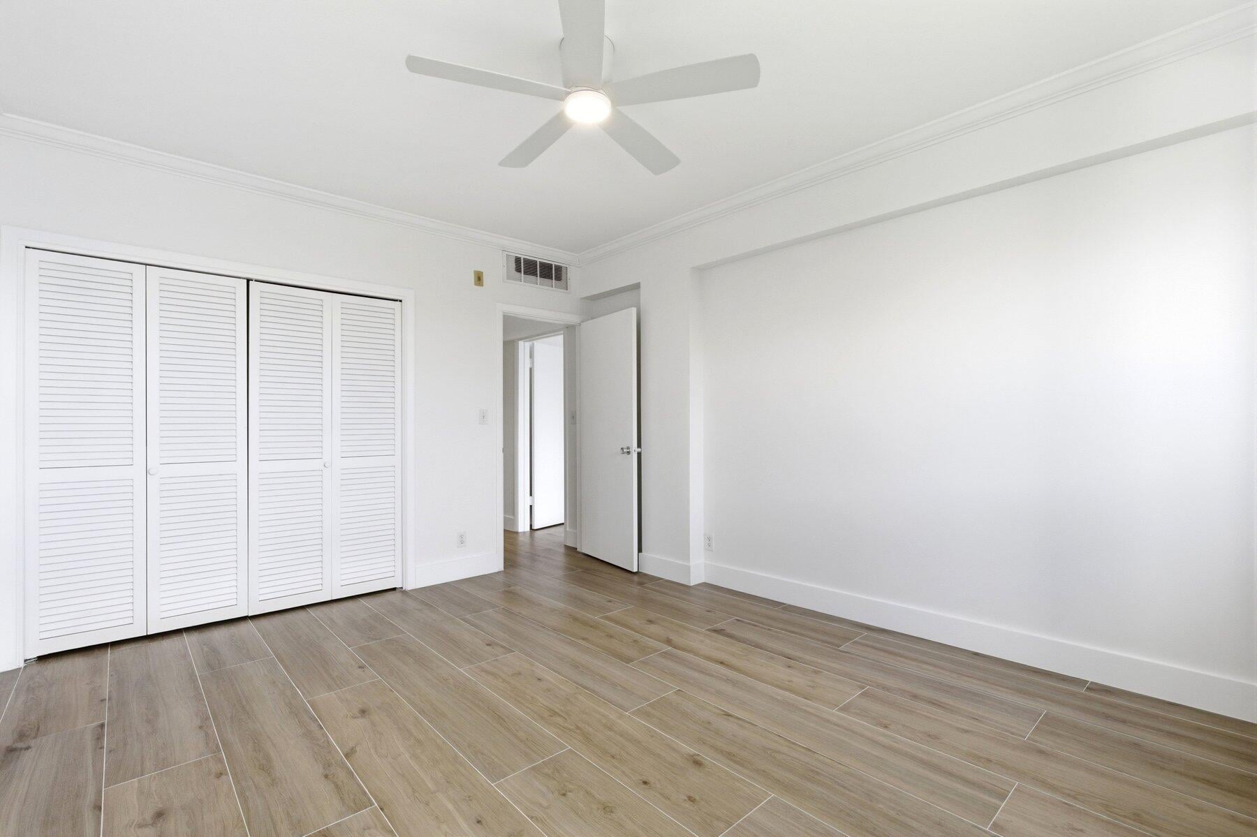  Unit 0240 photo 20