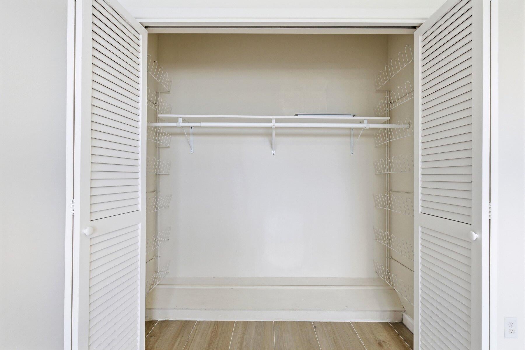  Unit 0240 photo 21