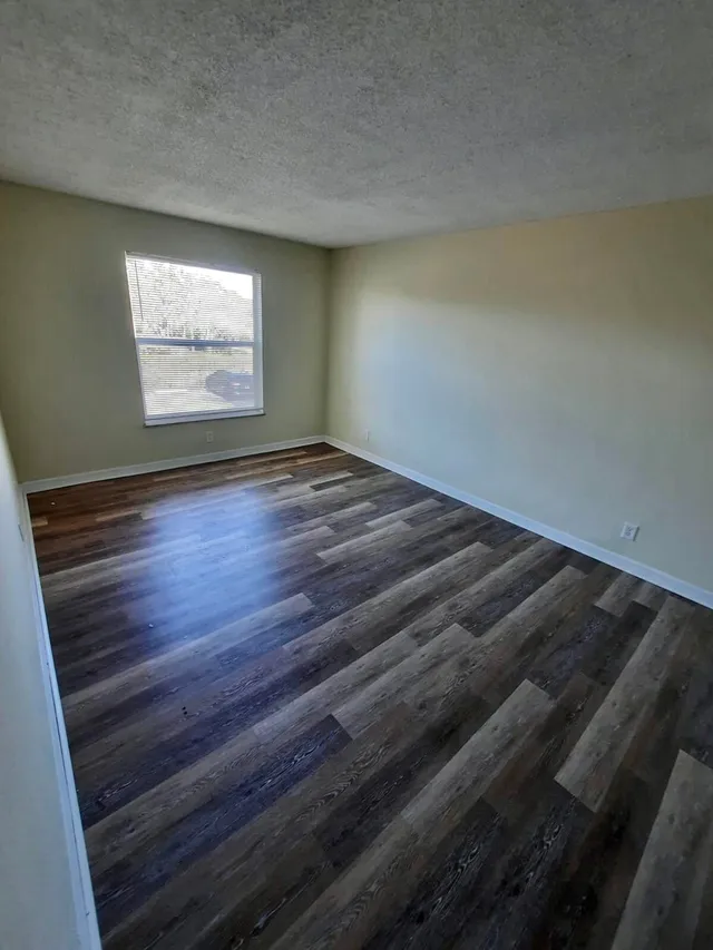  Unit 208 photo 4