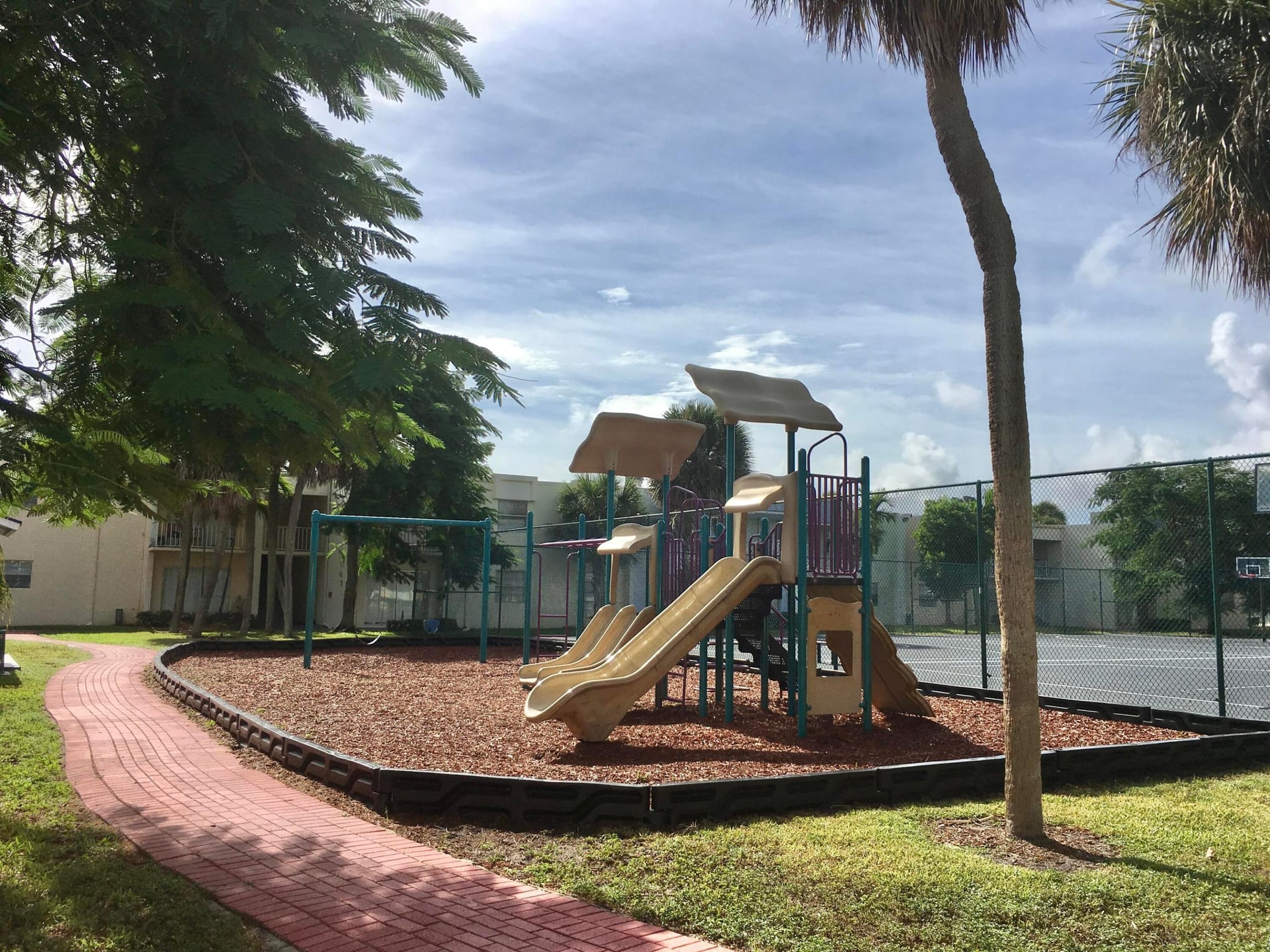  Unit 208 photo 9