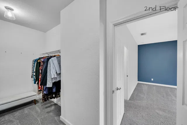  Residence photo 24