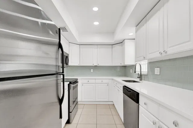 Unit Apt 201 photo 2