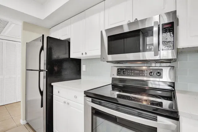 Unit Apt 201 photo 4