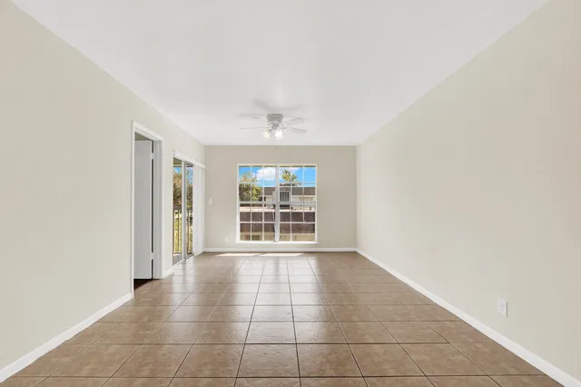 Unit Apt 201 photo 7