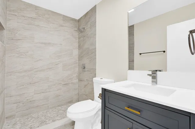 Unit Apt 201 photo 19