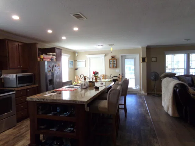 Residence photo 3