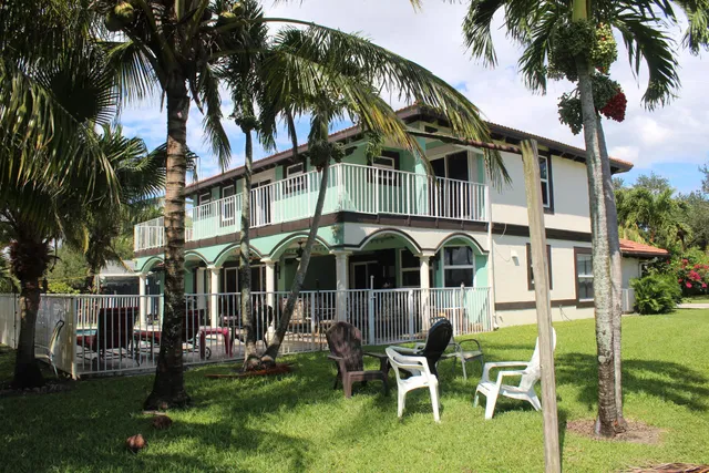 Residence photo 3