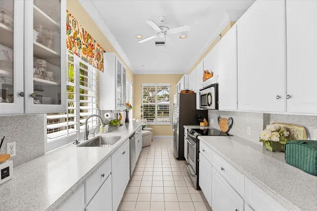 Residence photo 17