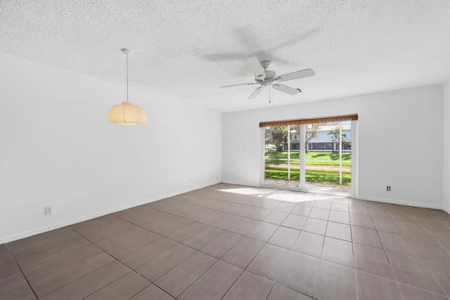  Residence photo 6