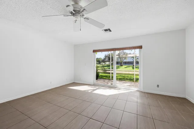  Residence photo 7