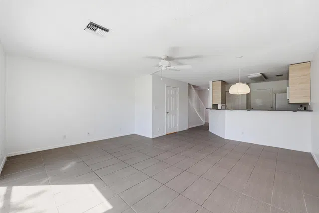  Residence photo 9