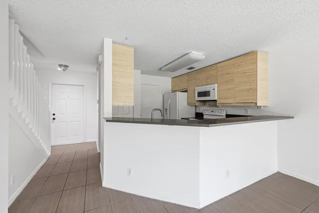  Residence photo 12