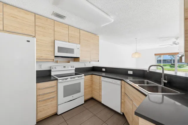  Residence photo 13