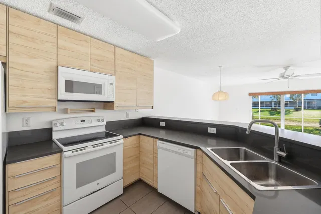  Residence photo 14