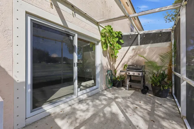  Residence photo 29