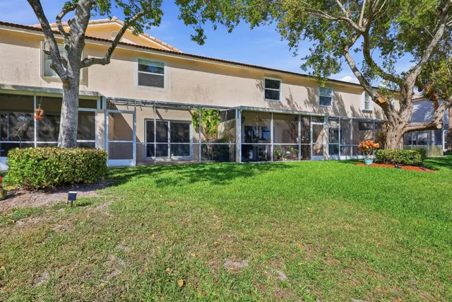  Residence photo 32