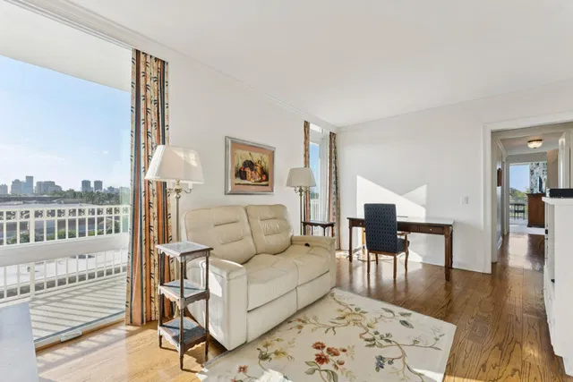 One Royal Palm Way Palm Beach Unit G5 photo 25