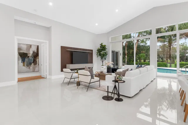 Frenchman's Creek Residence photo 9