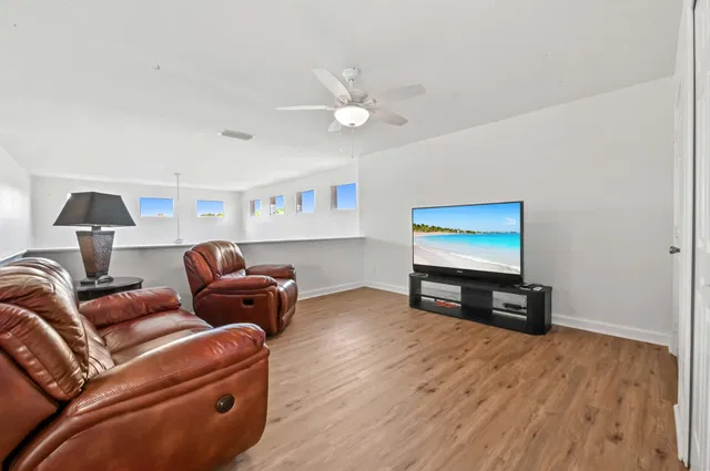 Residence photo 23
