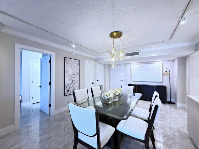 Barclay Condo Unit 316 photo 4