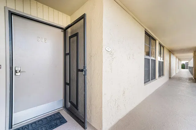 Boca Raton Unit 605 photo 5