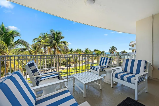 One Royal Palm Way Palm Beach Unit G4 photo 2