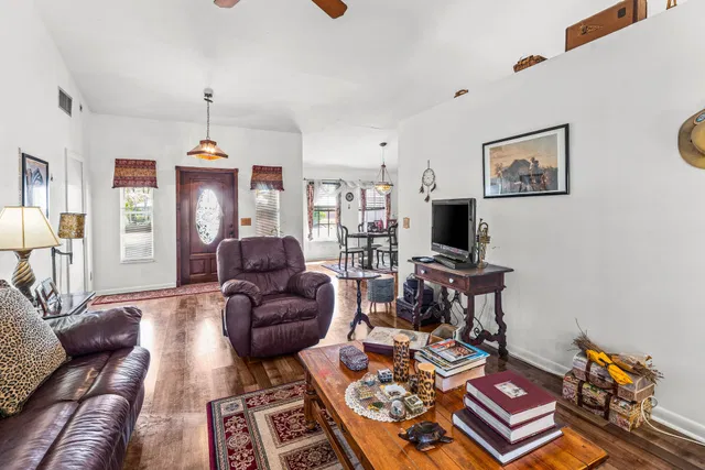 Residence photo 9