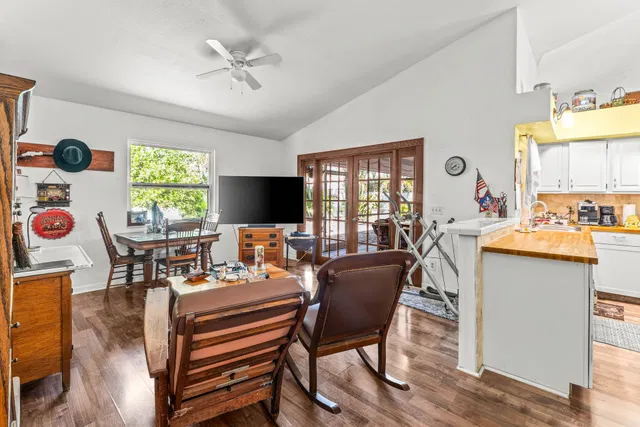 Residence photo 14