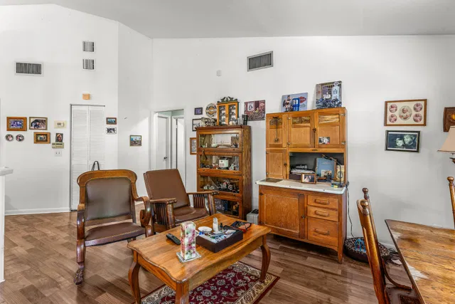 Residence photo 19