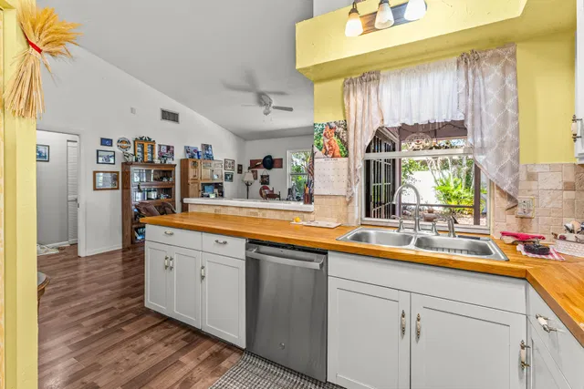 Residence photo 23