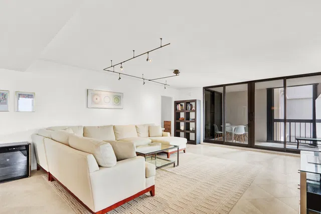 Eastpointe Singer Island Unit 18a photo 6