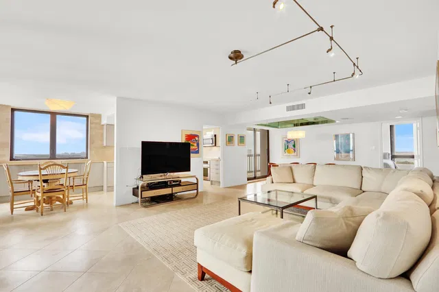 Eastpointe Singer Island Unit 18a photo 8