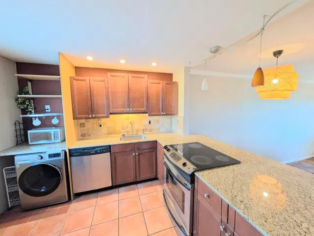 Unit 509 photo 5
